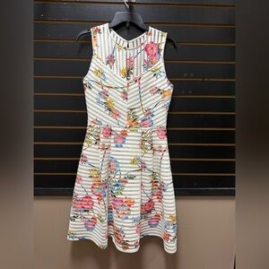 Gabby Skye Textured Floral Fit & Flare Dress – Size 6